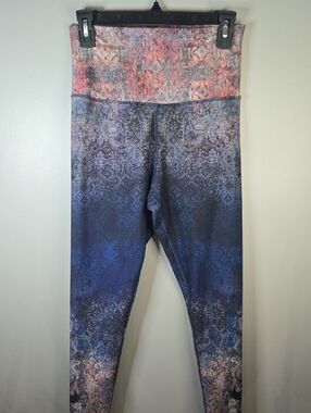 Evolution & Creation Size Medium Ombre Purple & Pink Yoga Athletic Leggings